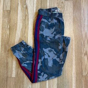 NEW Vintage Havana Girl’s Camo Joggers - Size M
